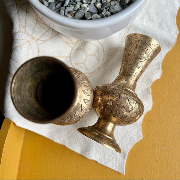 Vintage Etched Brass Ornate Bud Vases J.D India 4529 J - Picture 3 of 5